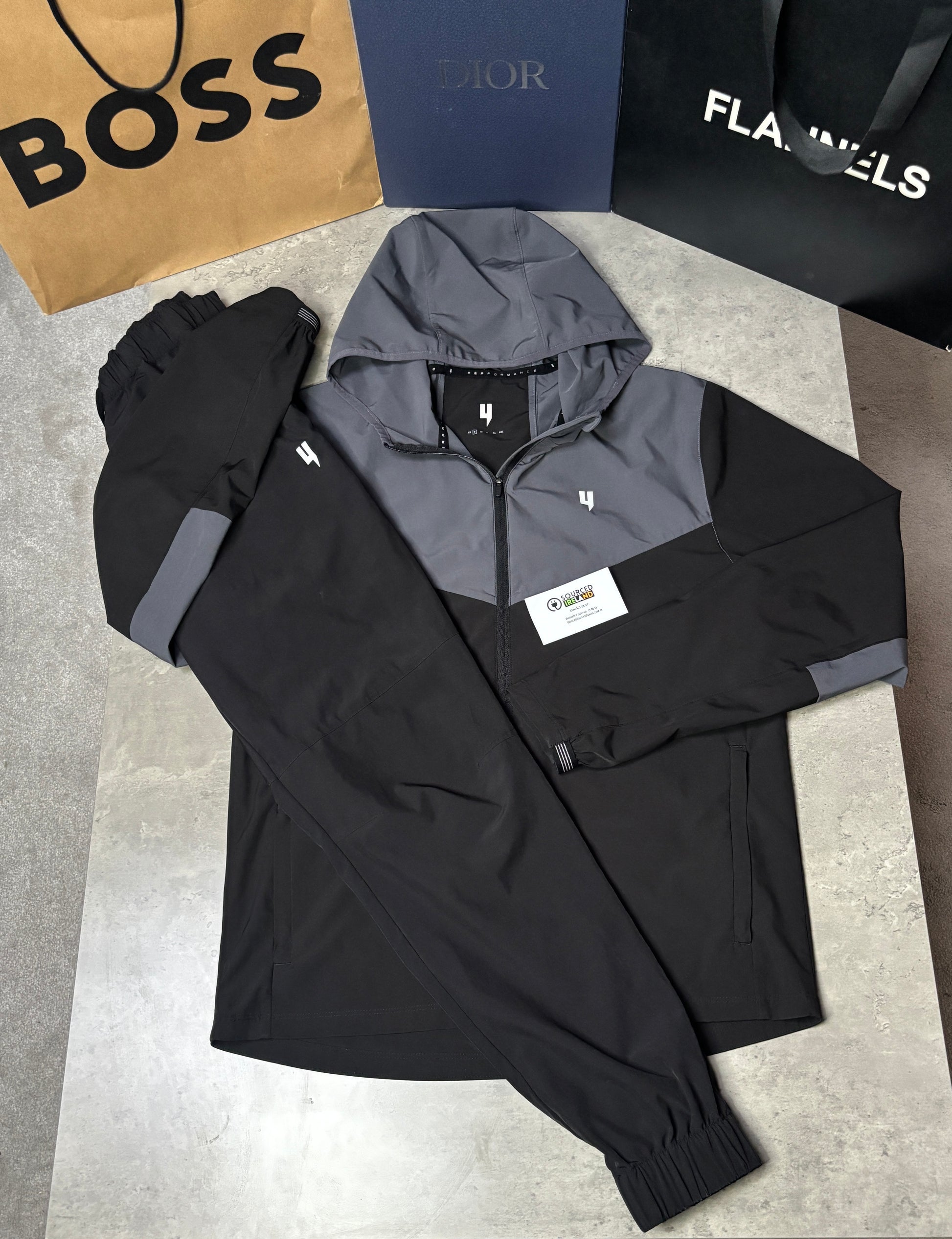 YELIR PERFORMANCE TRACKSUIT - BLACK/GREY