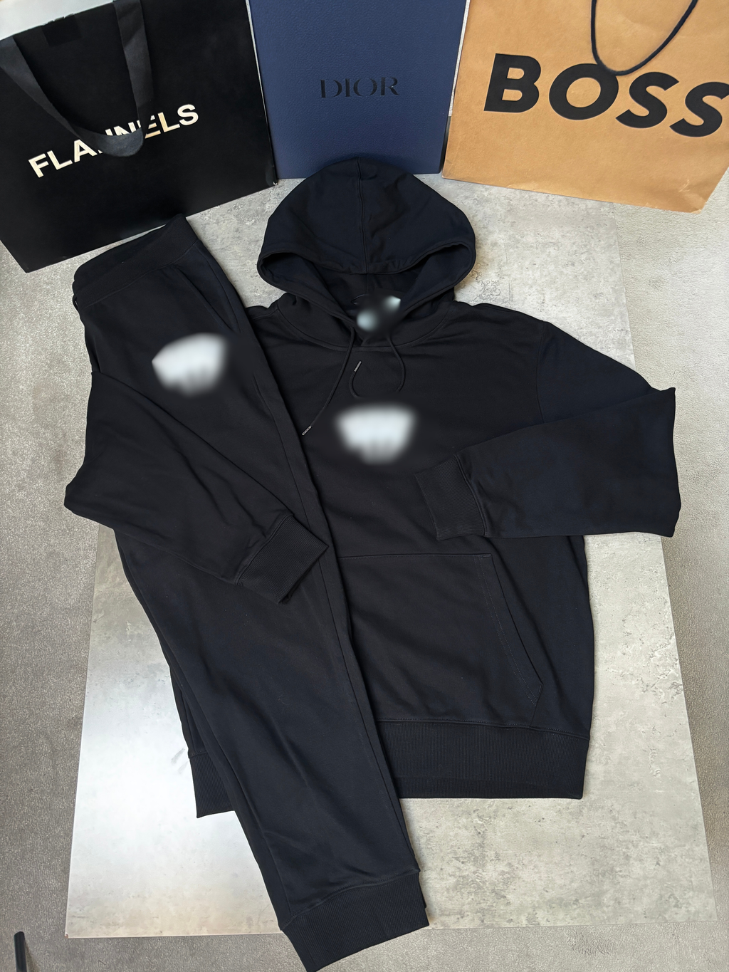 Y TRACKSUIT - IN HAND