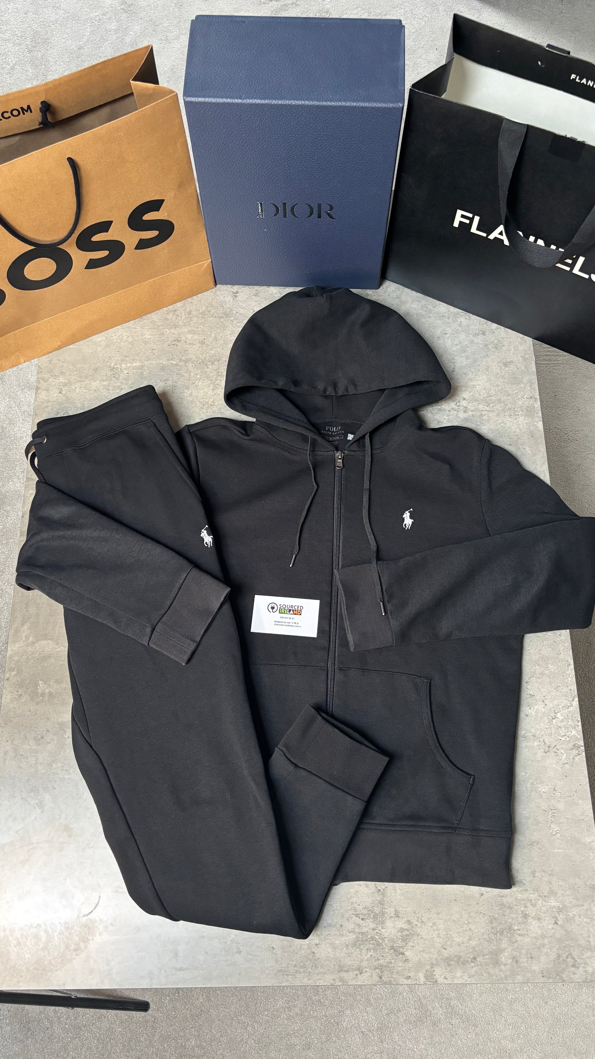 RL TRACKY - IN HAND