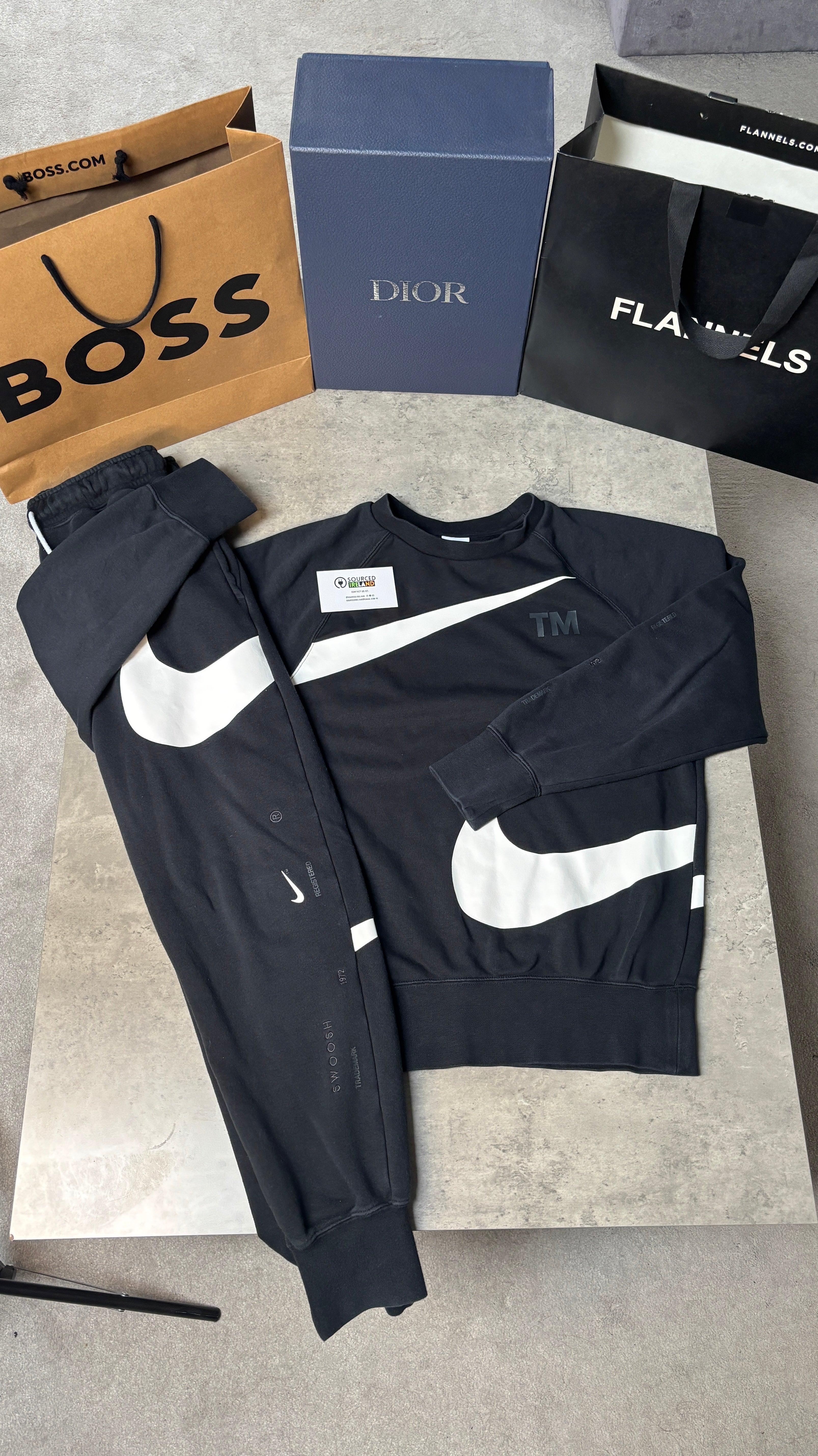 NIKE SWOOSH TRACKY - IN HAND