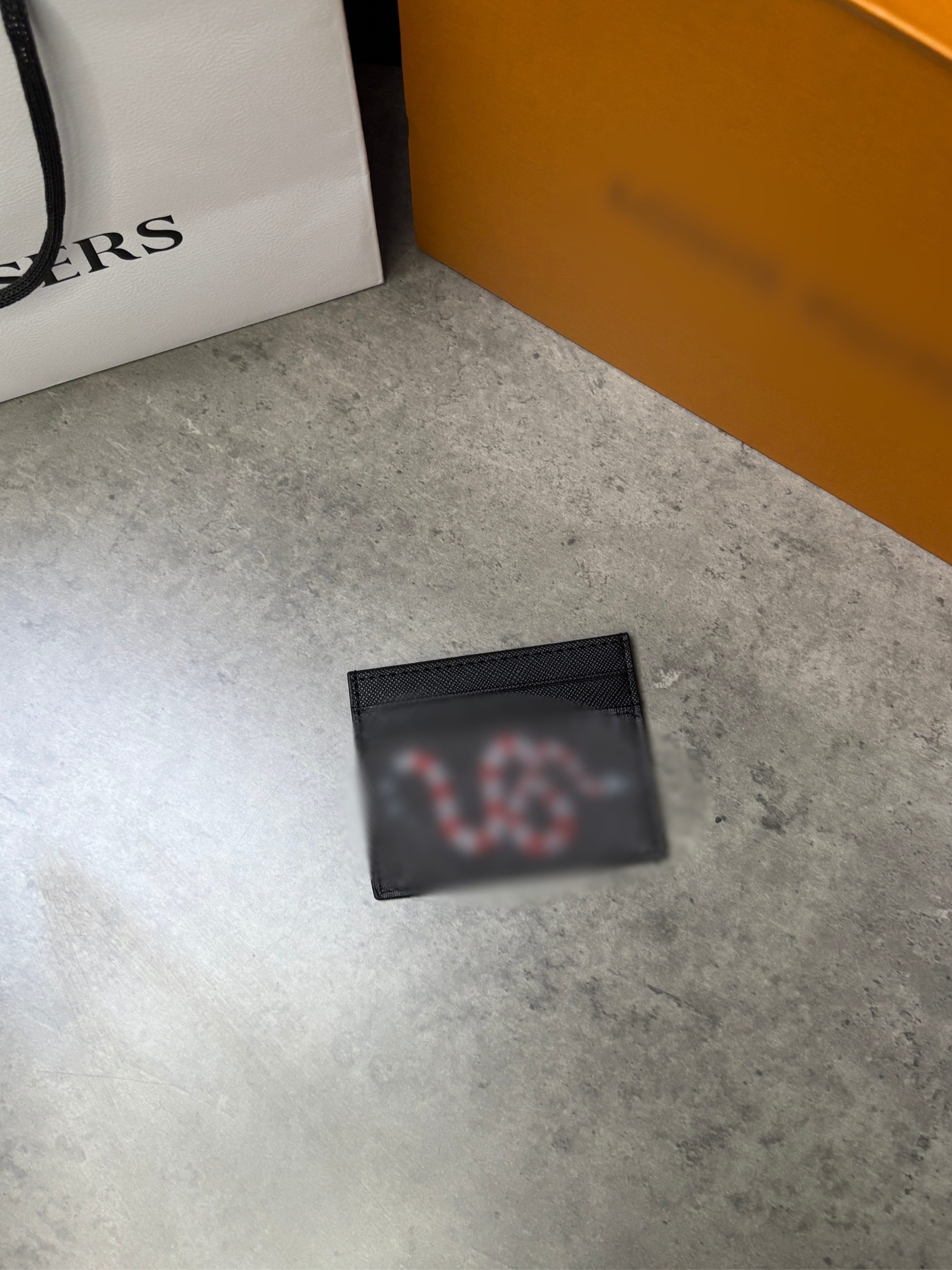 GCI CARDHOLDER - IN HAND