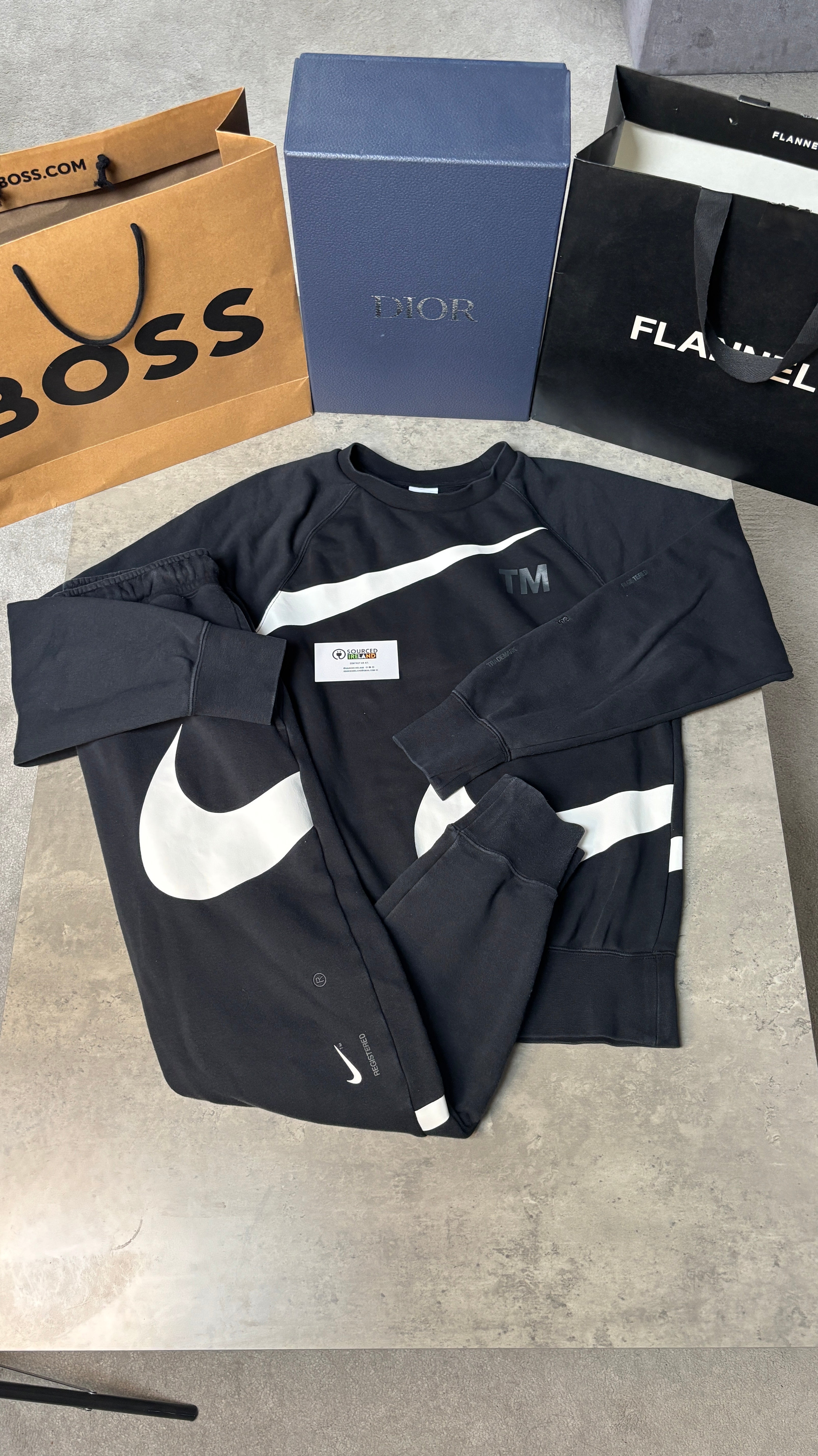 NIKE SWOOSH TRACKY - IN HAND