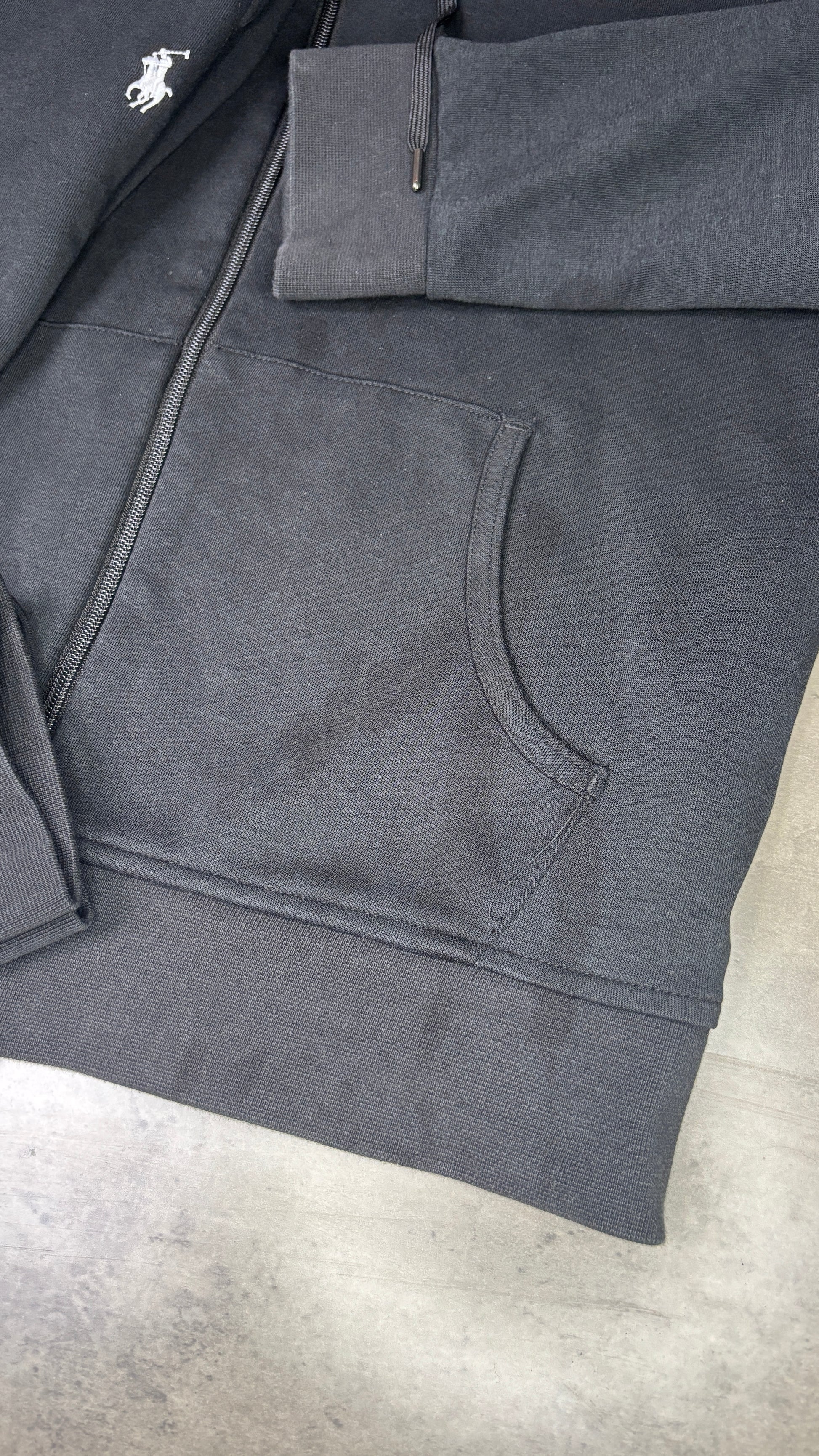 RL TRACKY - IN HAND